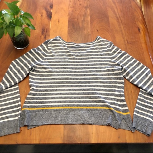 Marie Claire Oversized Relaxed Fit Casual Strips Gray Scoop Neck Sweater. Medium - Picture 12 of 15